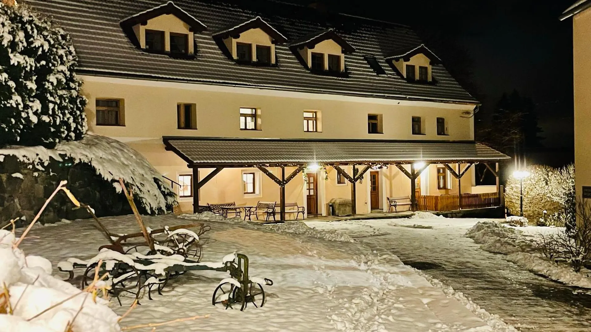 Krusne Hory Erzgebirge Wellness Apartments Dvur Stran Karlovy Vary 0*,