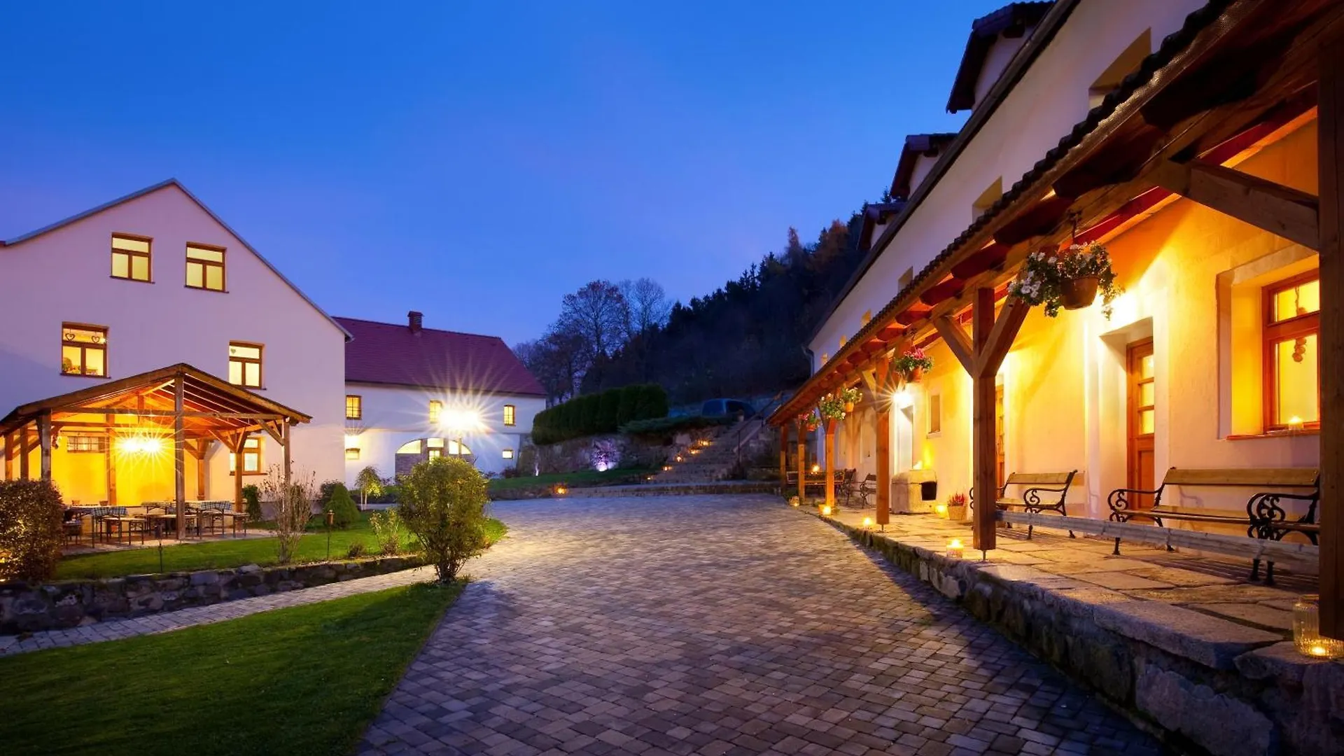 Krusne Hory Erzgebirge Wellness Apartments Dvur Stran Karlovy Vary 0*,